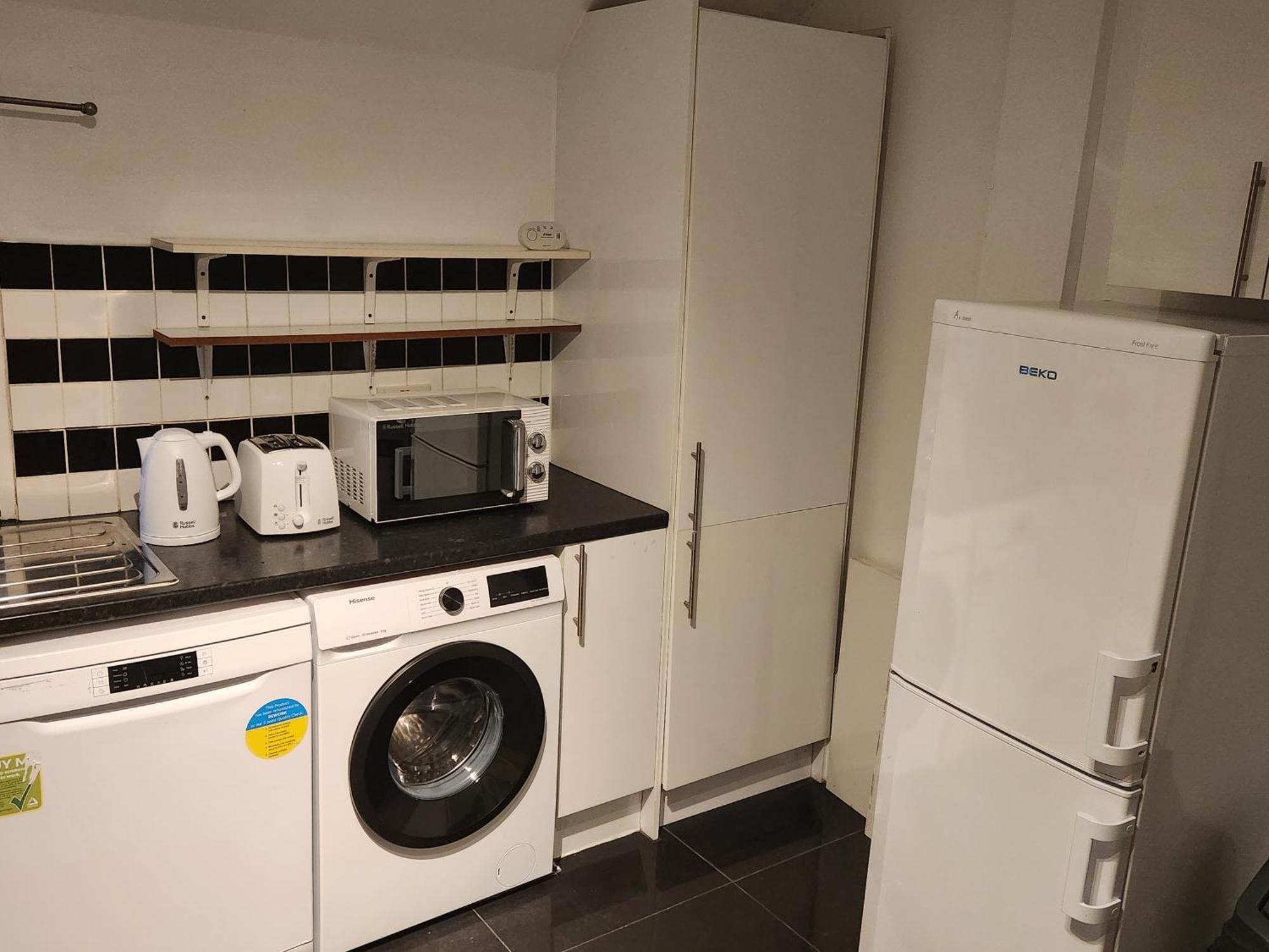 Flat With Work Station, Monitor, Smart Tv & Netflix Londres Exterior foto