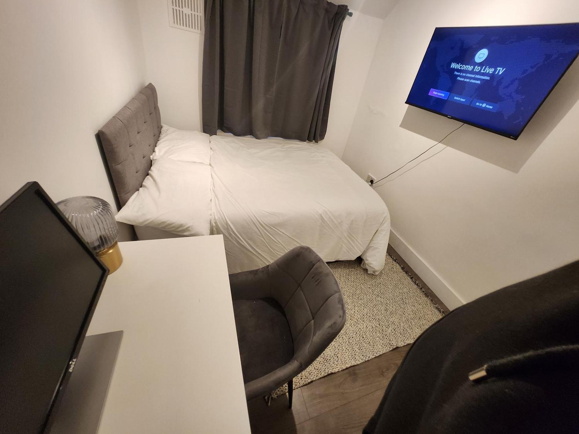 Flat With Work Station, Monitor, Smart Tv & Netflix Londres Exterior foto