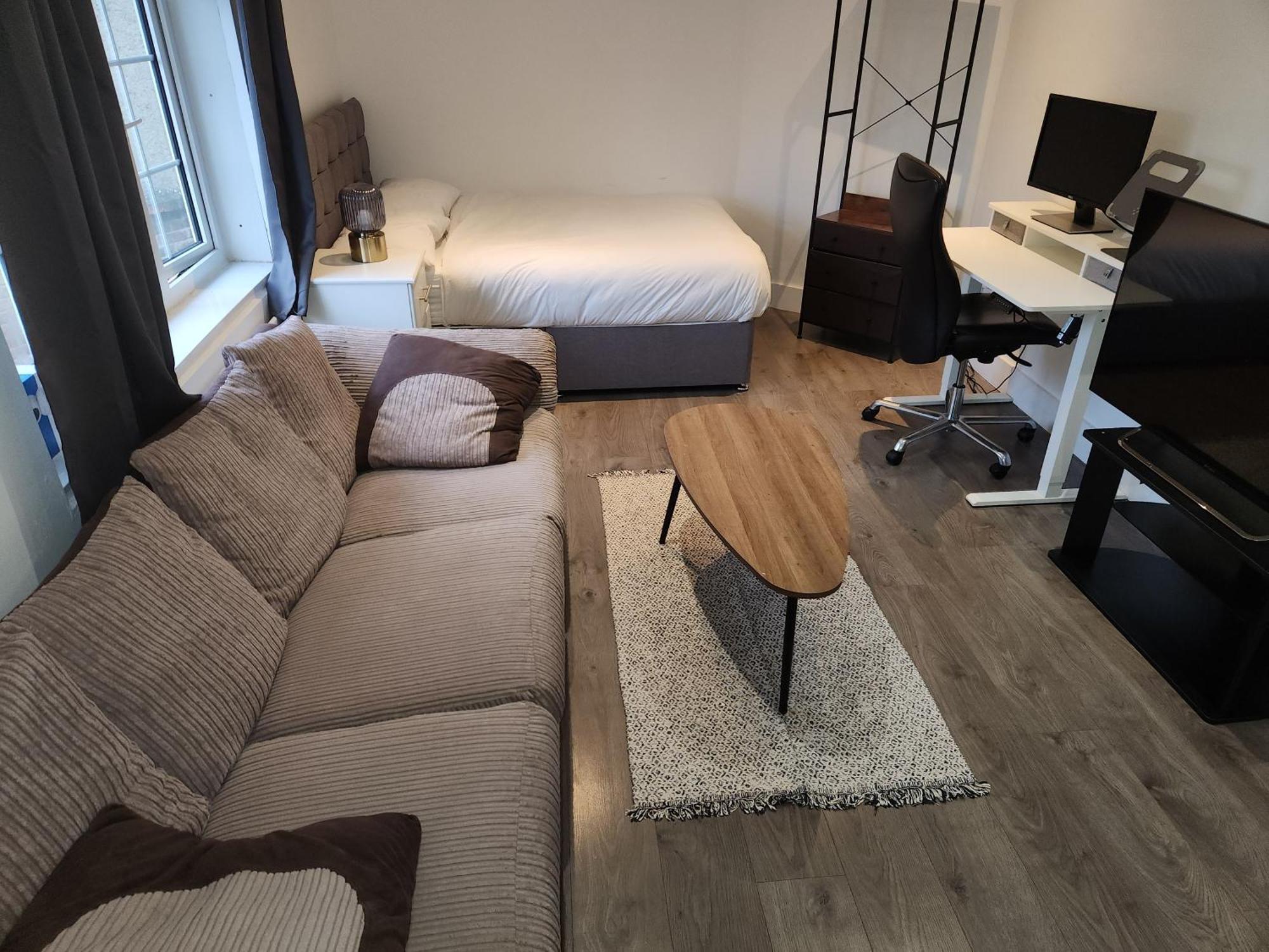Flat With Work Station, Monitor, Smart Tv & Netflix Londres Exterior foto