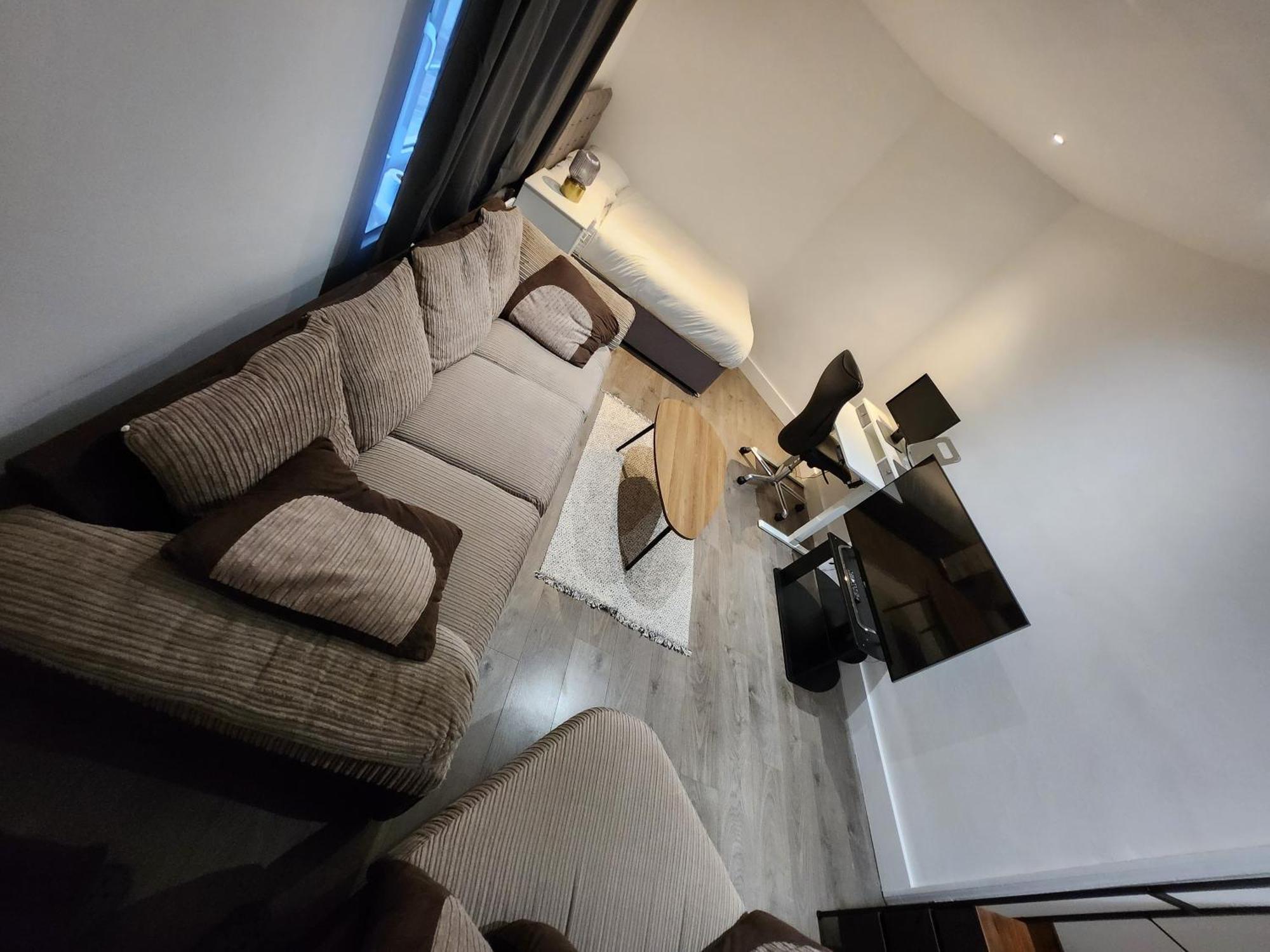 Flat With Work Station, Monitor, Smart Tv & Netflix Londres Exterior foto